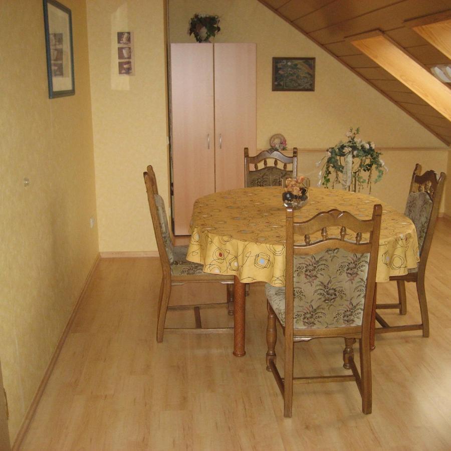 Ferienwohnung In Der Vulkaneifel ウルメン エクステリア 写真