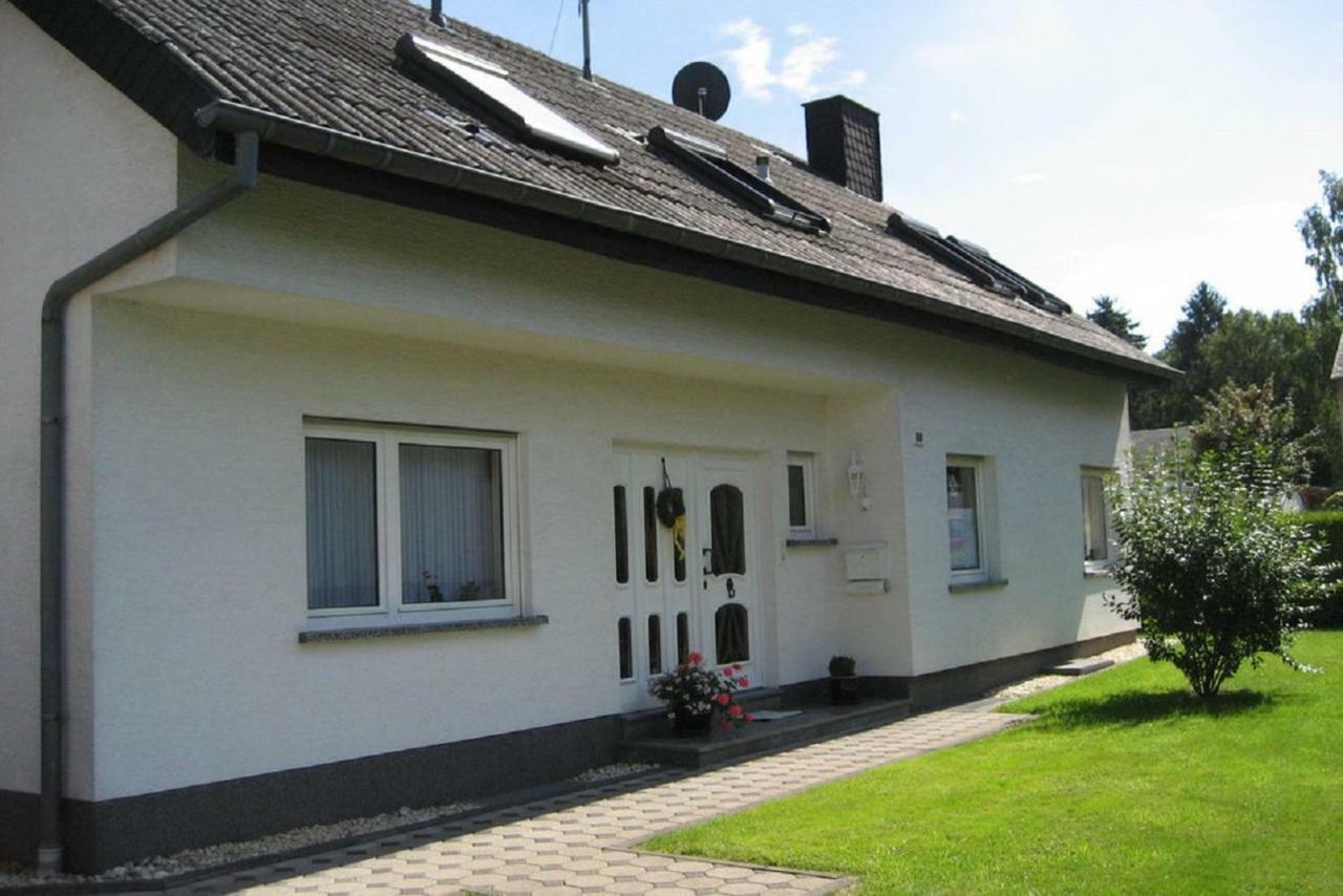 Ferienwohnung In Der Vulkaneifel ウルメン エクステリア 写真